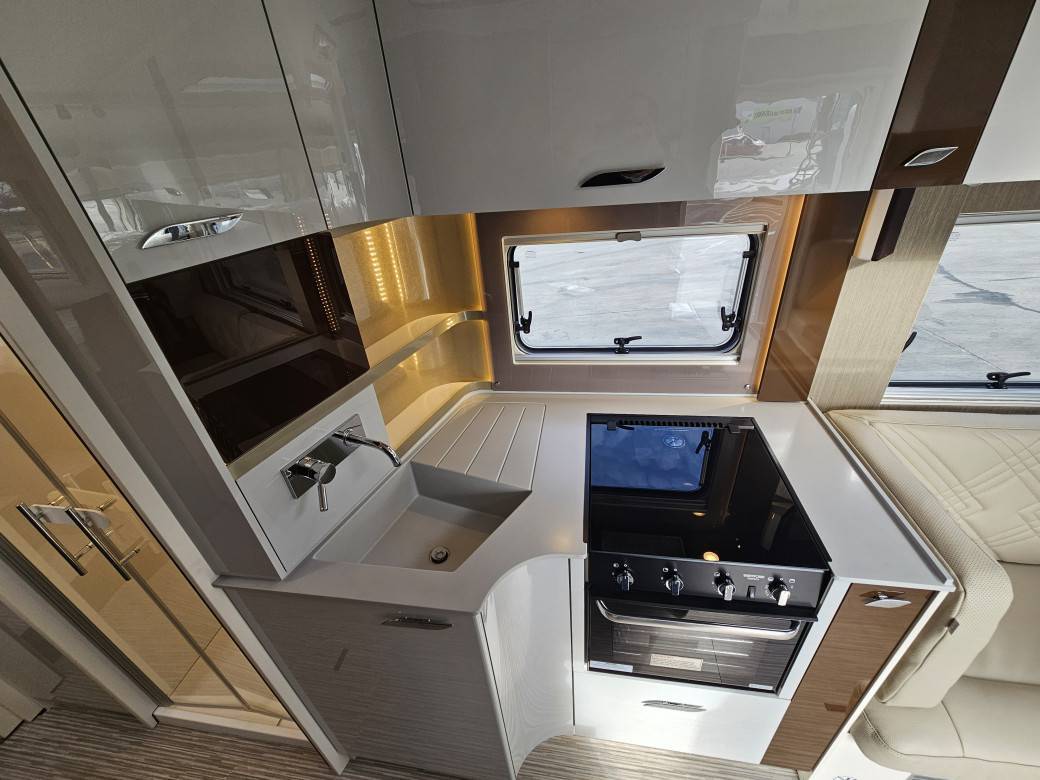622 Bürstner Elegance I 910 G, Integrovaný obytný voz na podvozku Mercedes, nový - 22