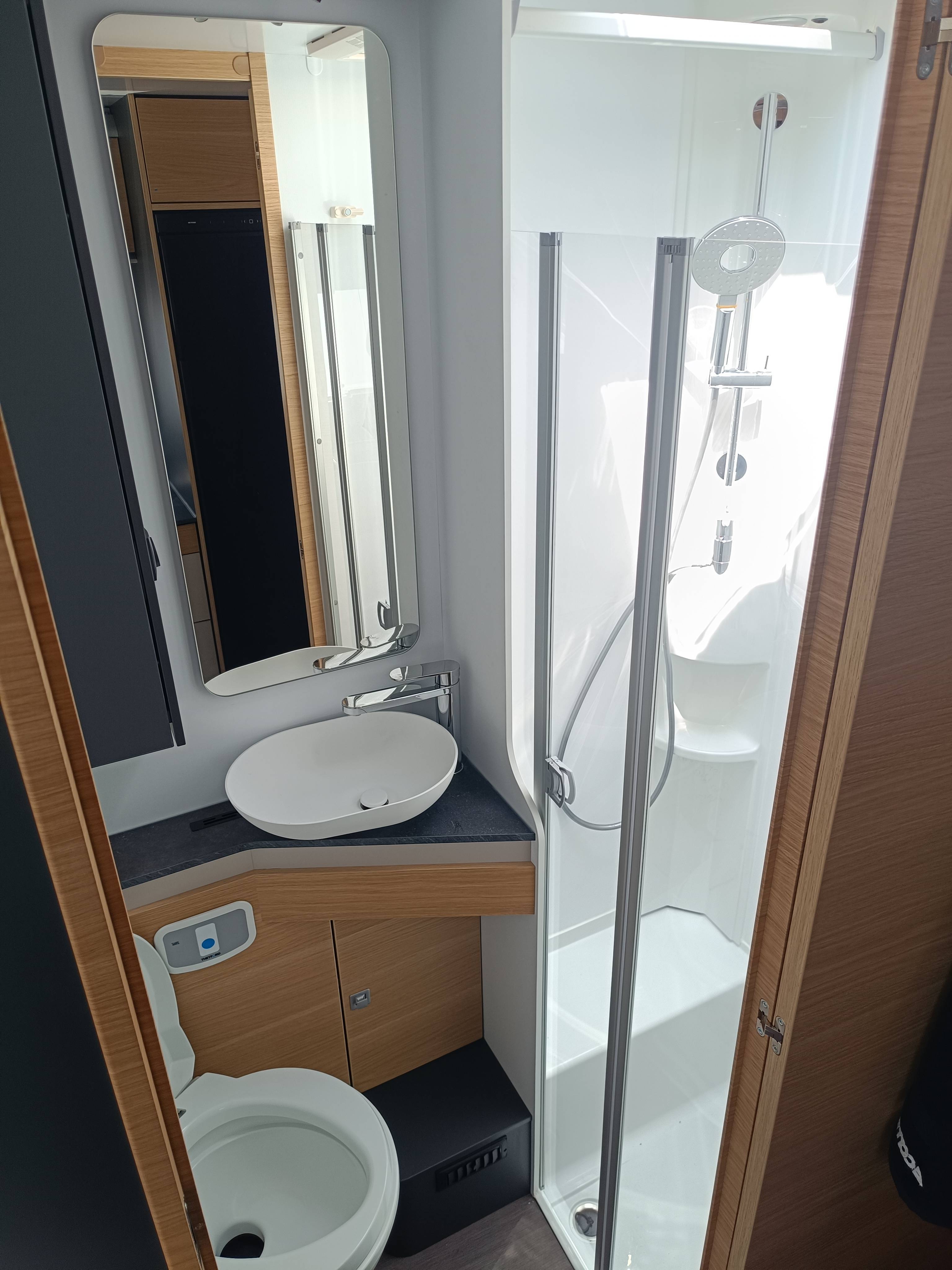 Coral XL Axess 660SL - 16