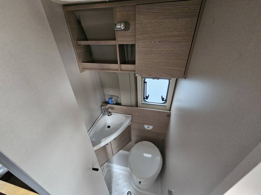 Cammper 4x4 bez nálepiek - 13