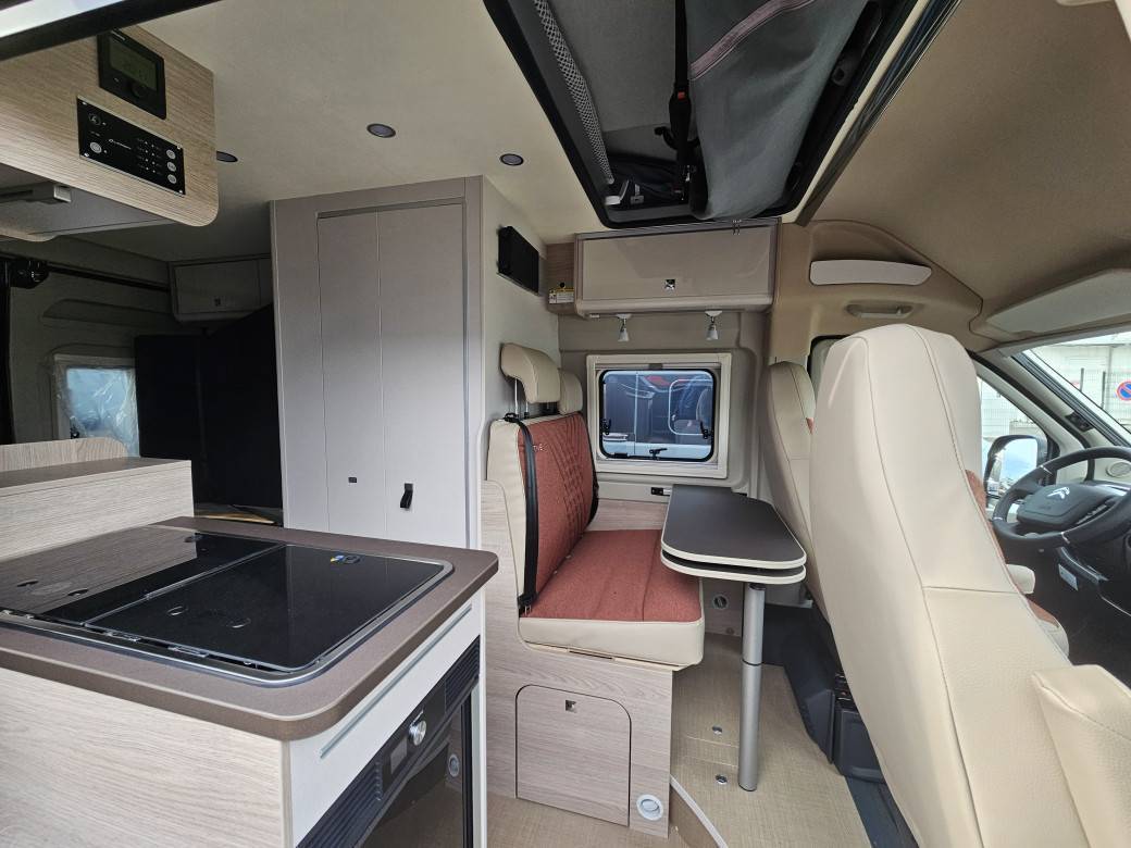 Cammper 4x4 bez nálepiek - 7