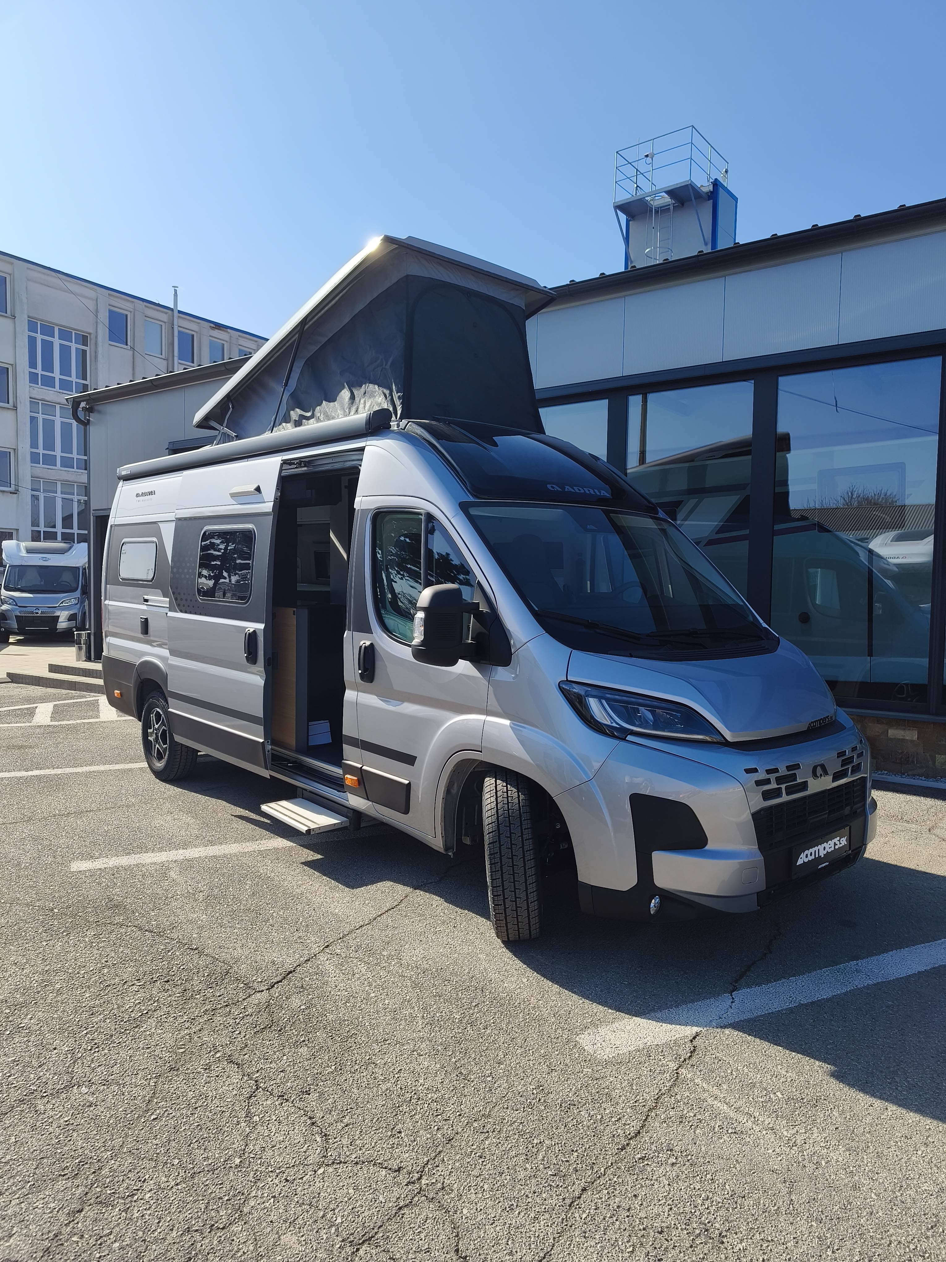 Adria Twin 640 SGX PTR 60Y - 25