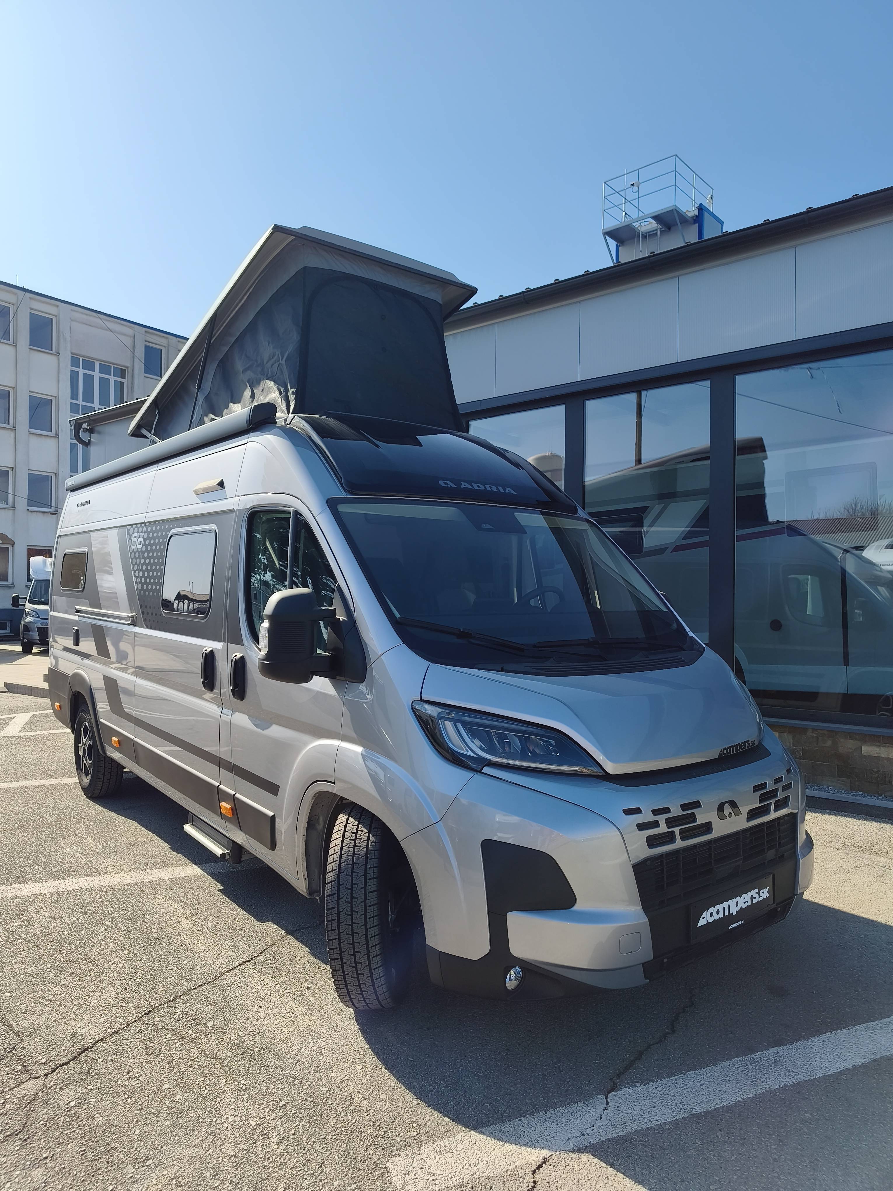 Adria Twin 640 SGX PTR 60Y - 1