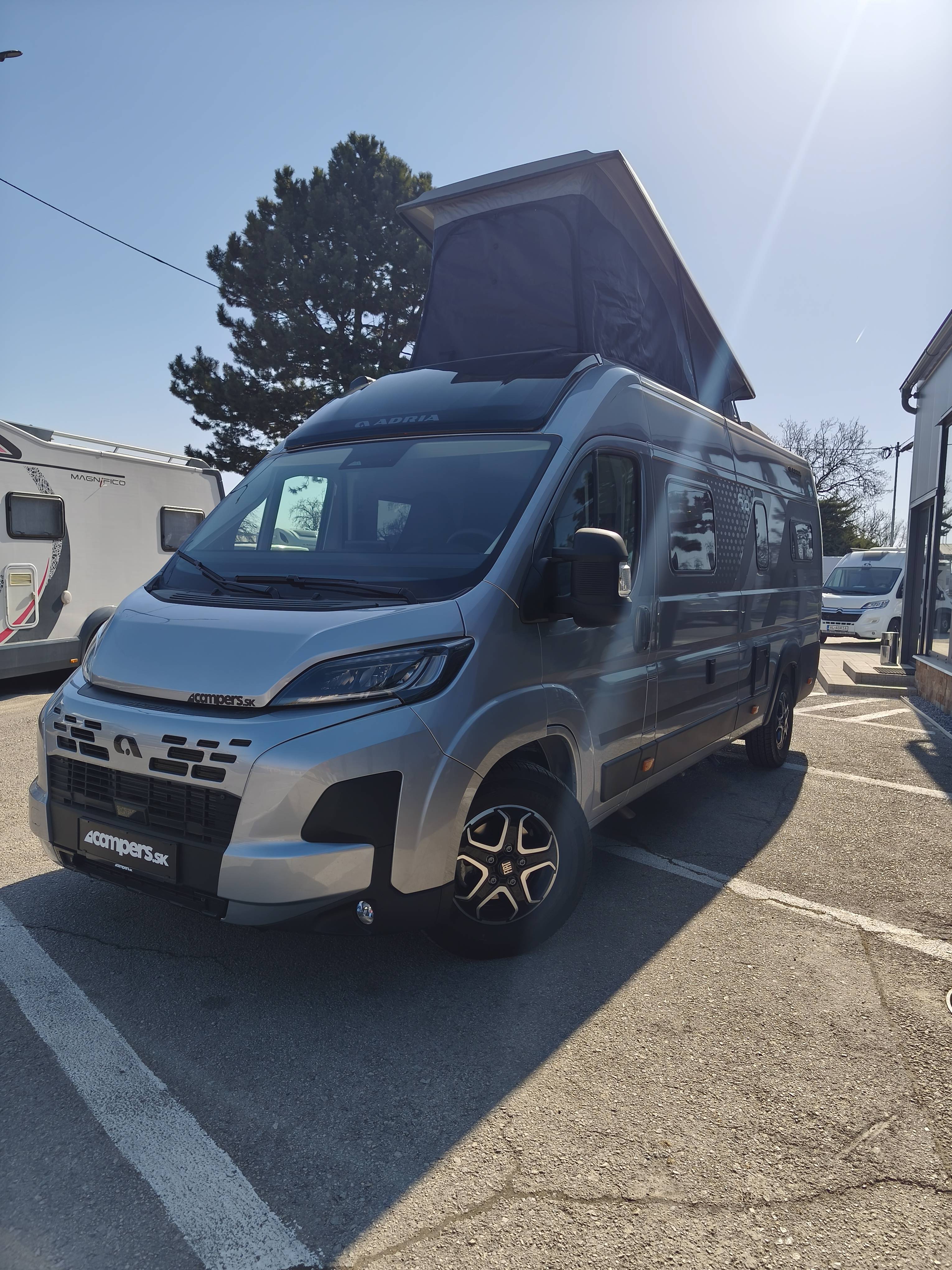 Adria Twin 640 SGX PTR 60Y - 24