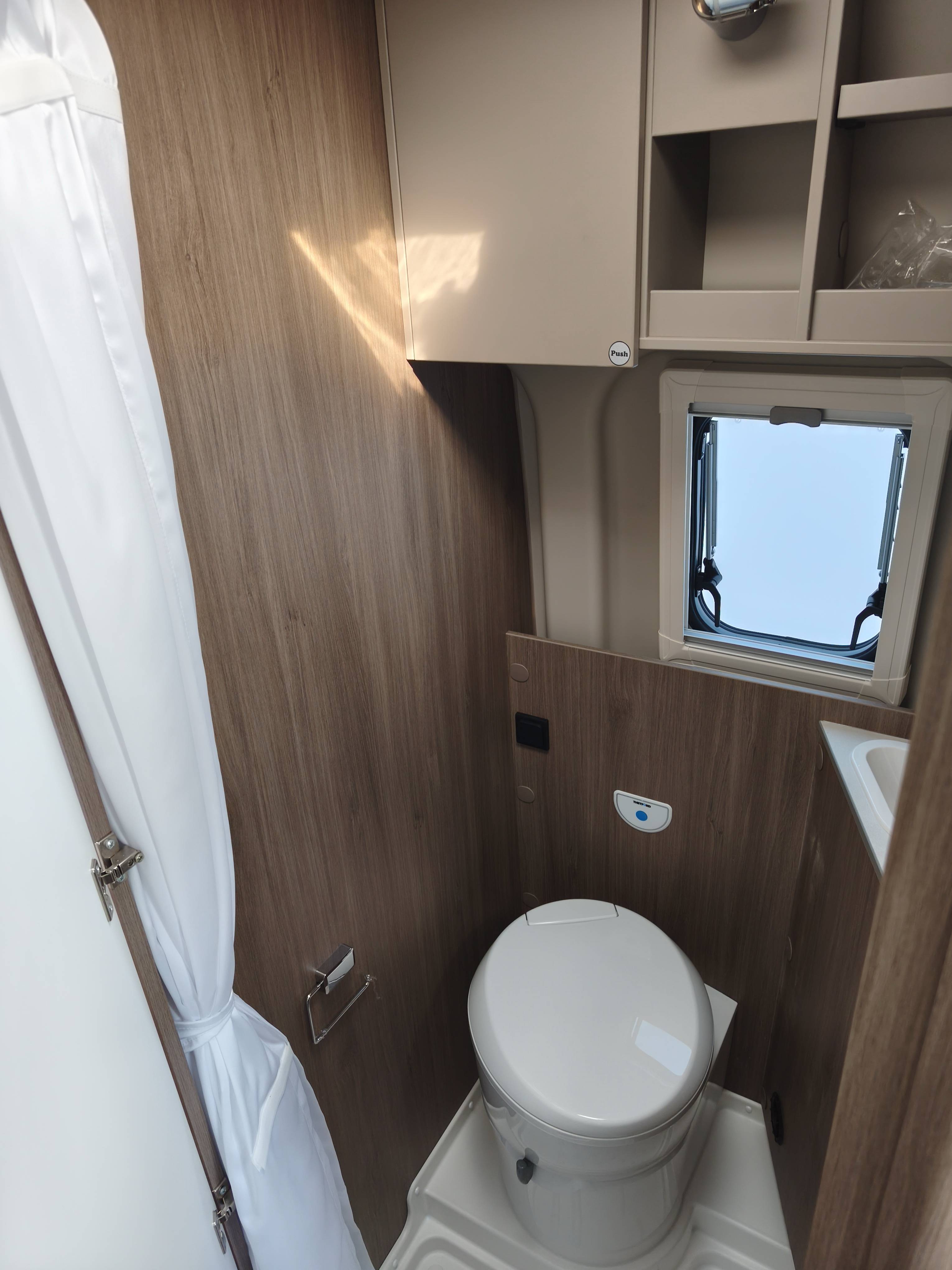 Carado Camper Van CV 640 PRO - 15