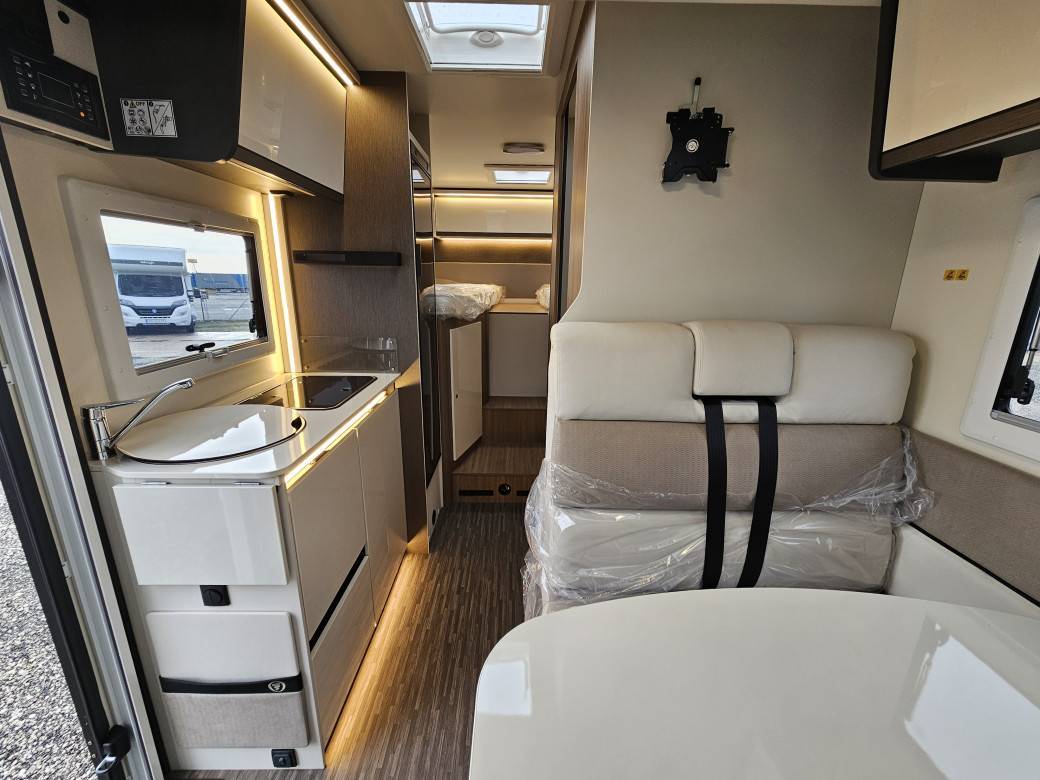 Elnagh Baron Compact 539 - 9