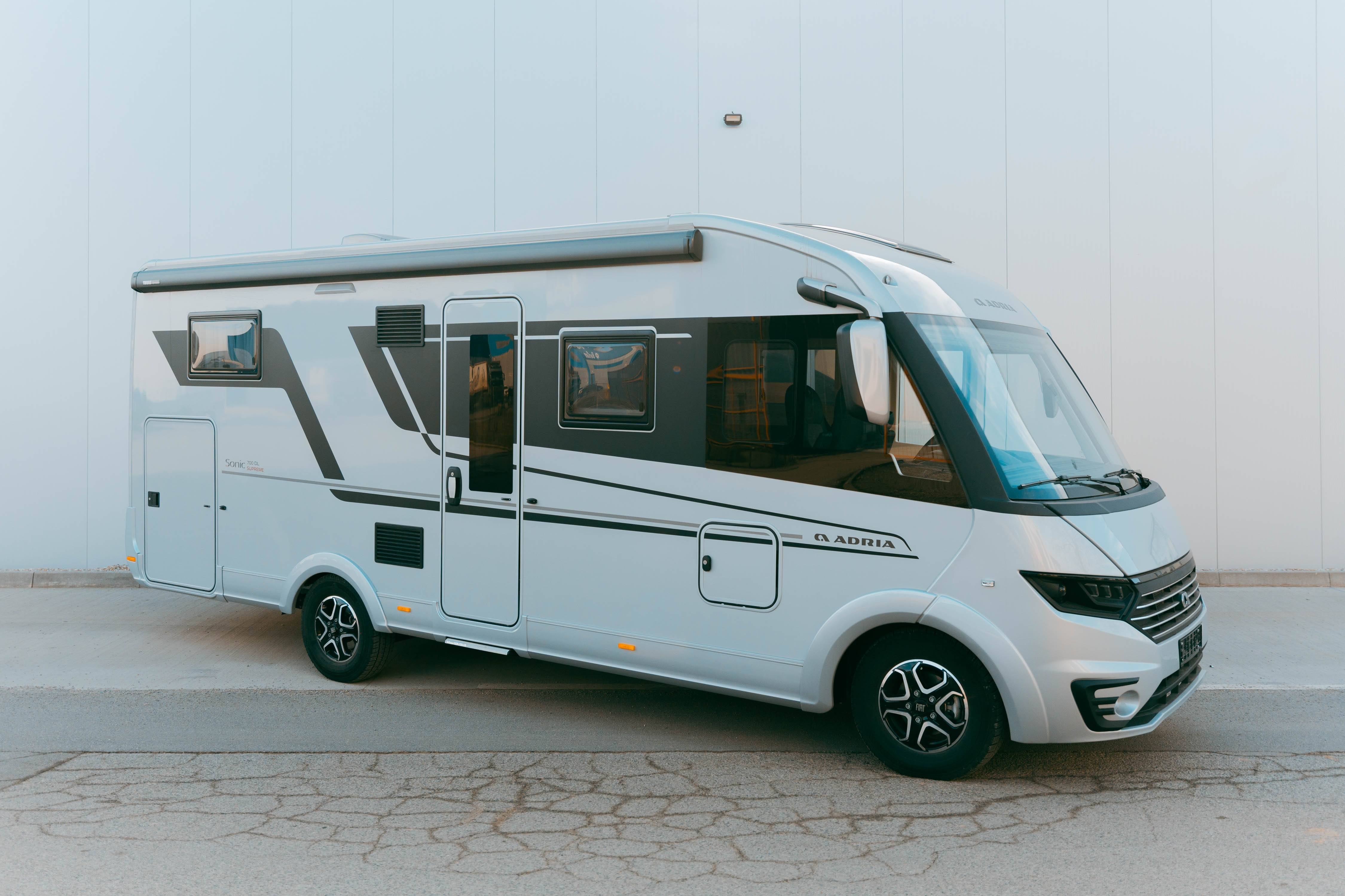 Adria Sonic Supreme DL700 - 1