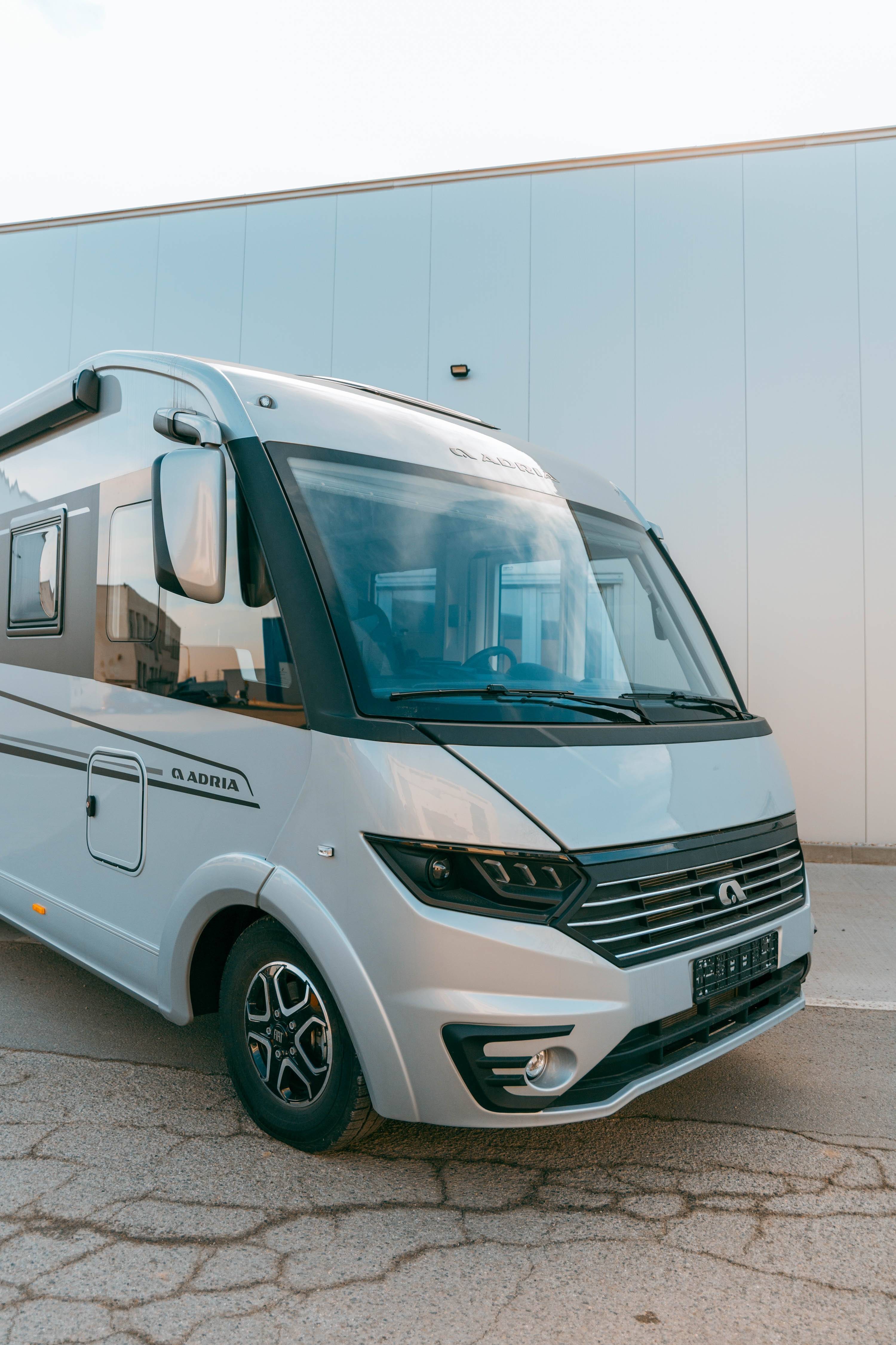 Adria Sonic Supreme DL700 - 2