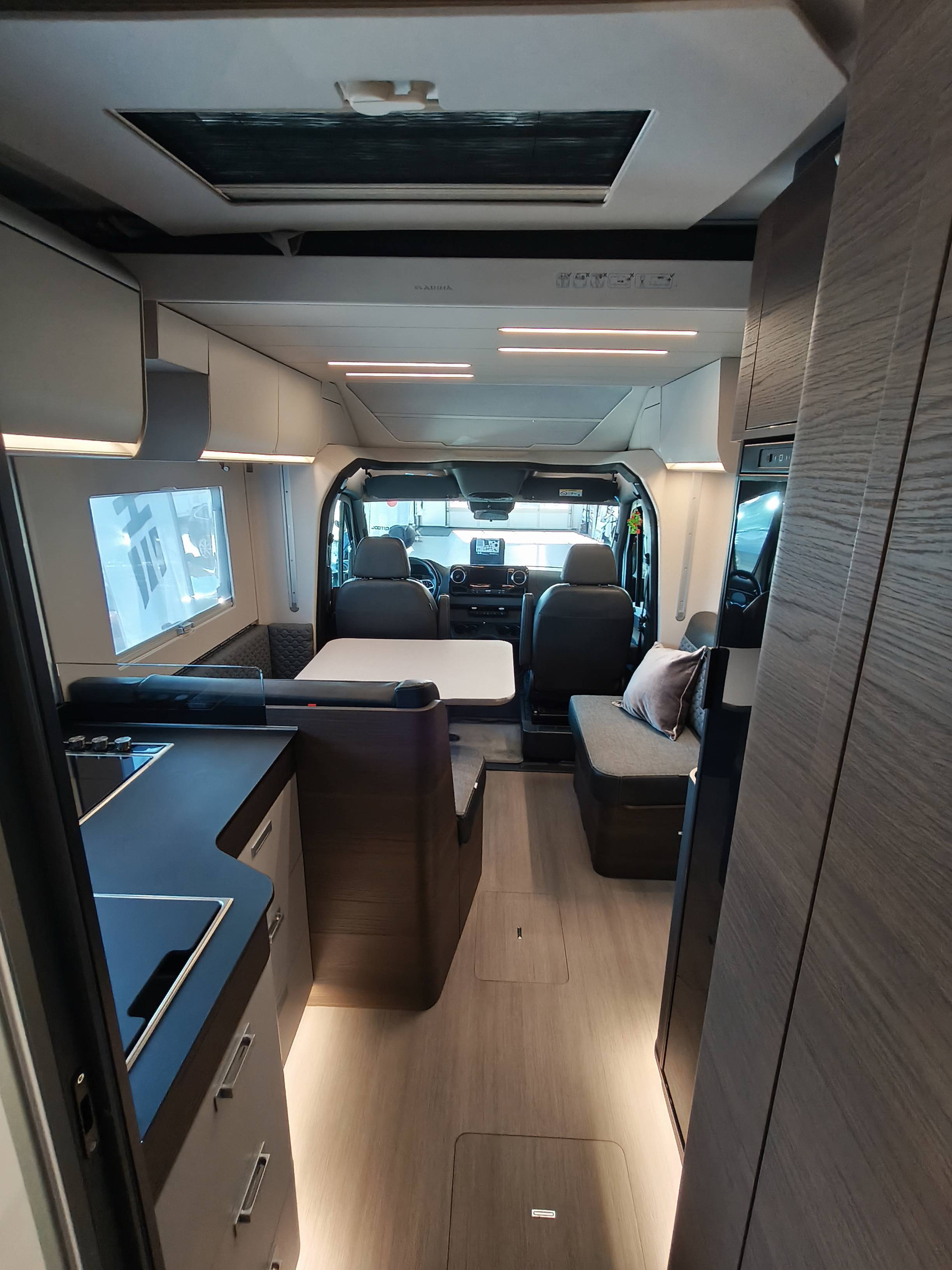 Adria Matrix Supreme 670SL - 10
