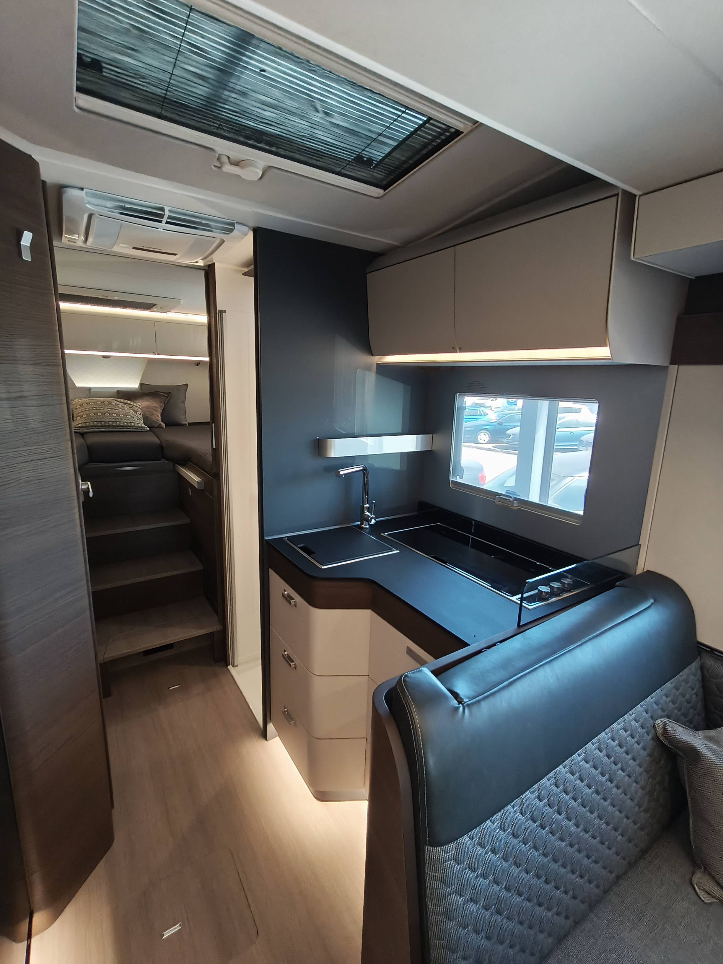 Adria Matrix Supreme 670SL - 12