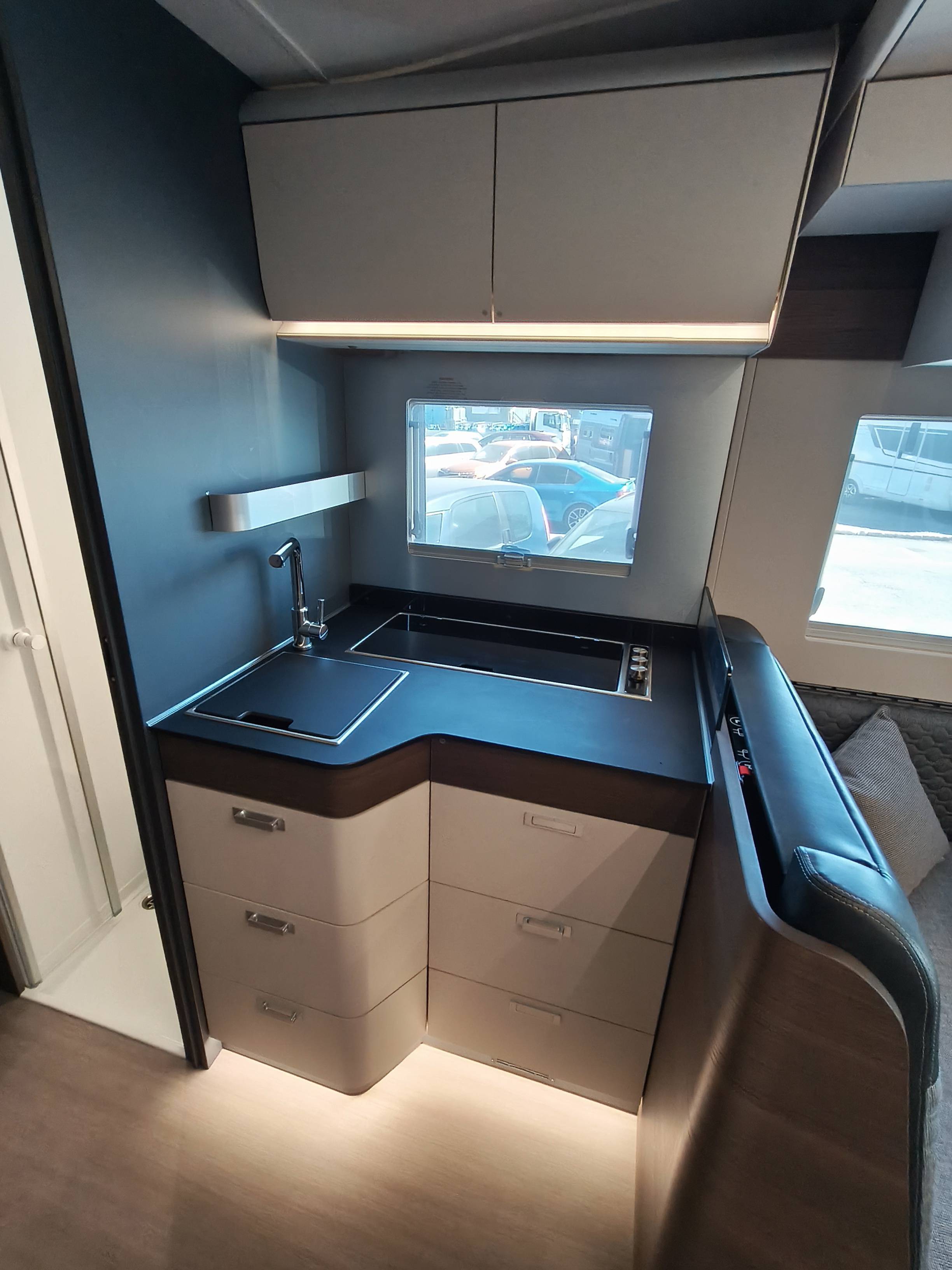 Adria Matrix Supreme 670SL - 13