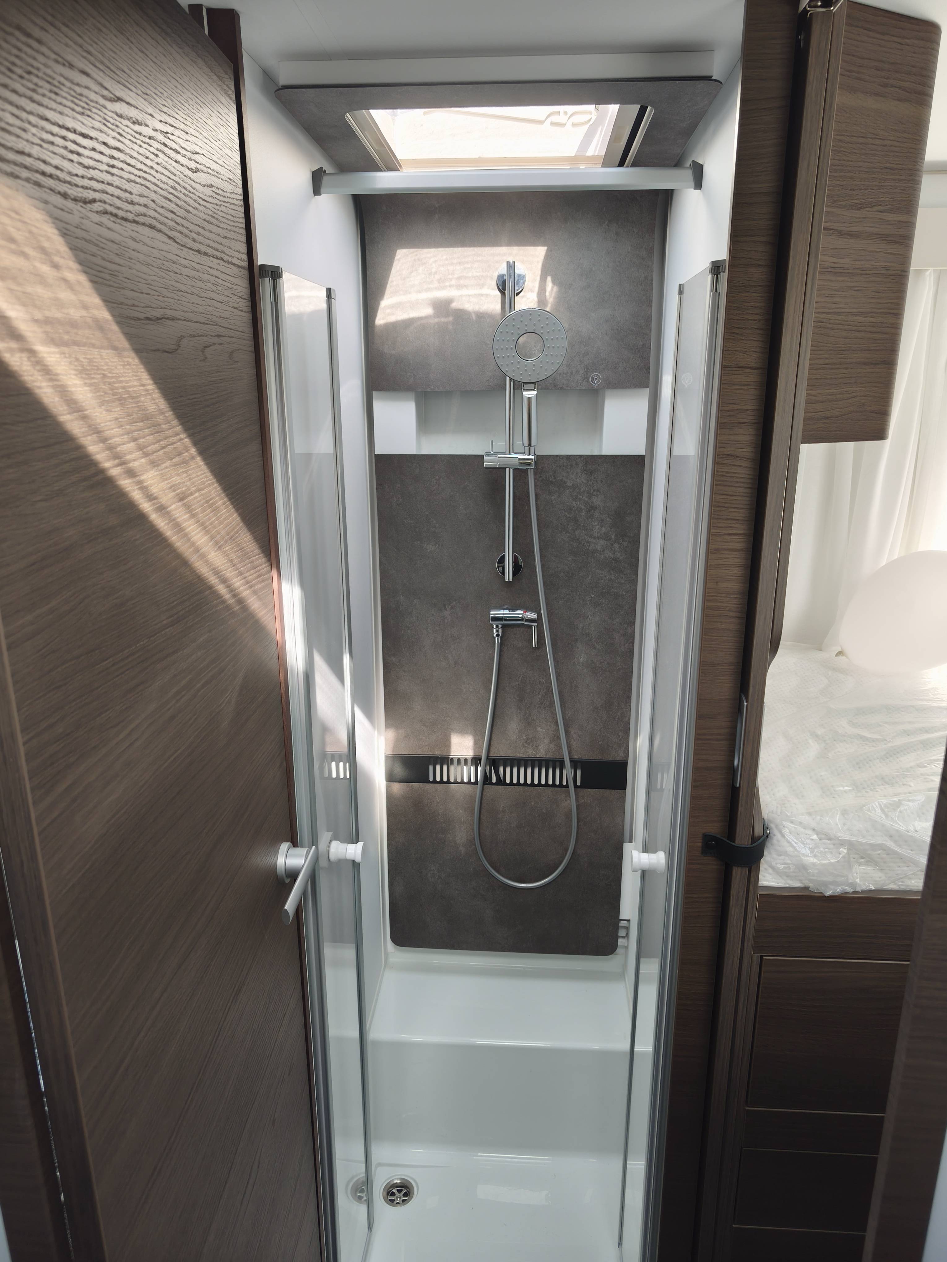 Adria Sonic Supreme DL700 - 18