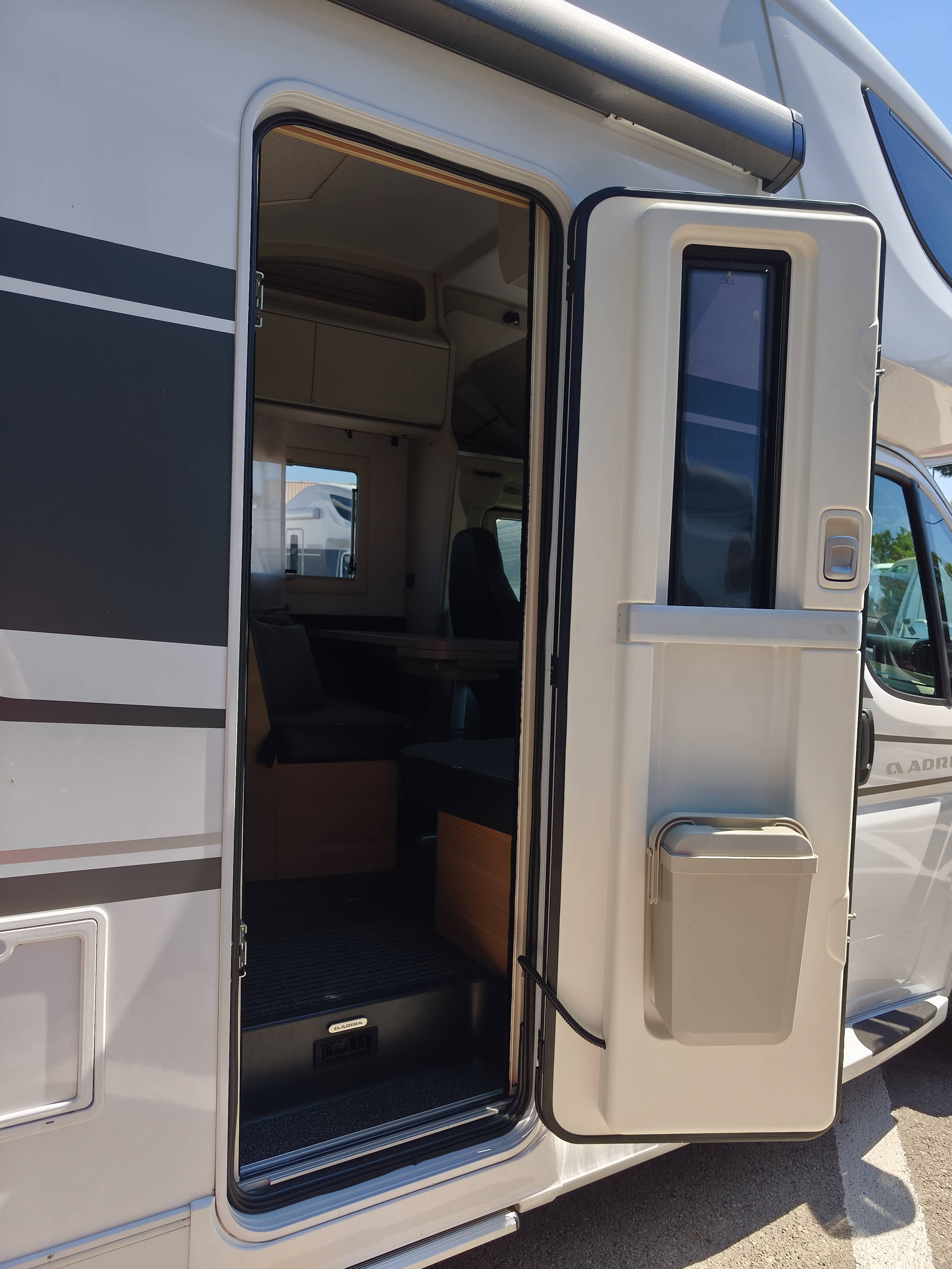 Adria Coral XL 660SL Axess KS523GE - 5