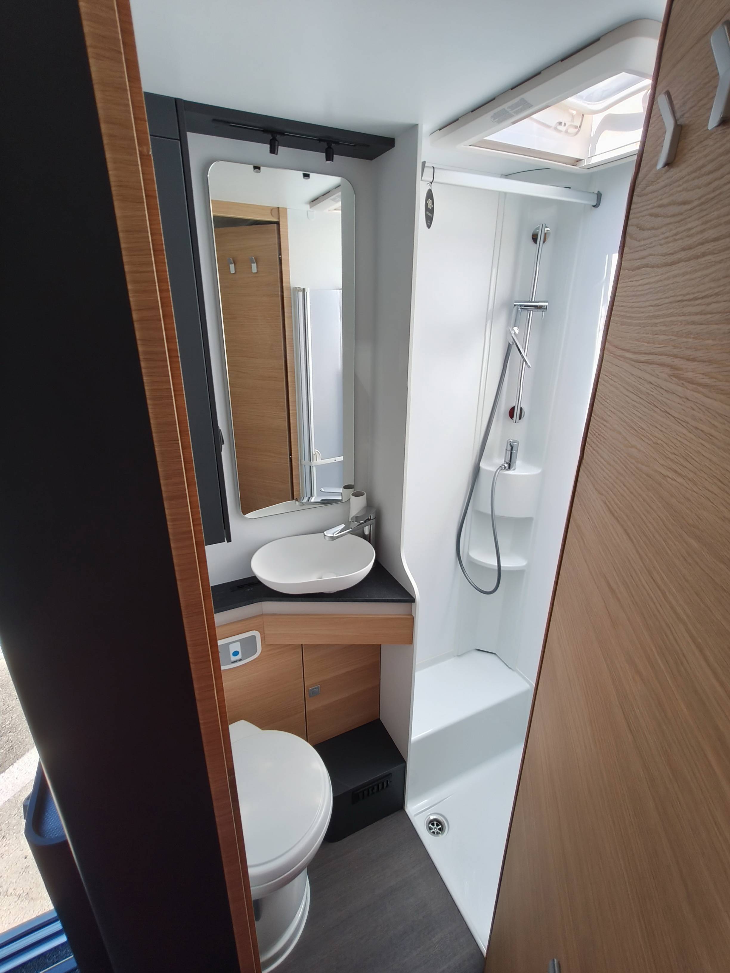 Adria Coral XL 660SL Axess KS523GE - 21