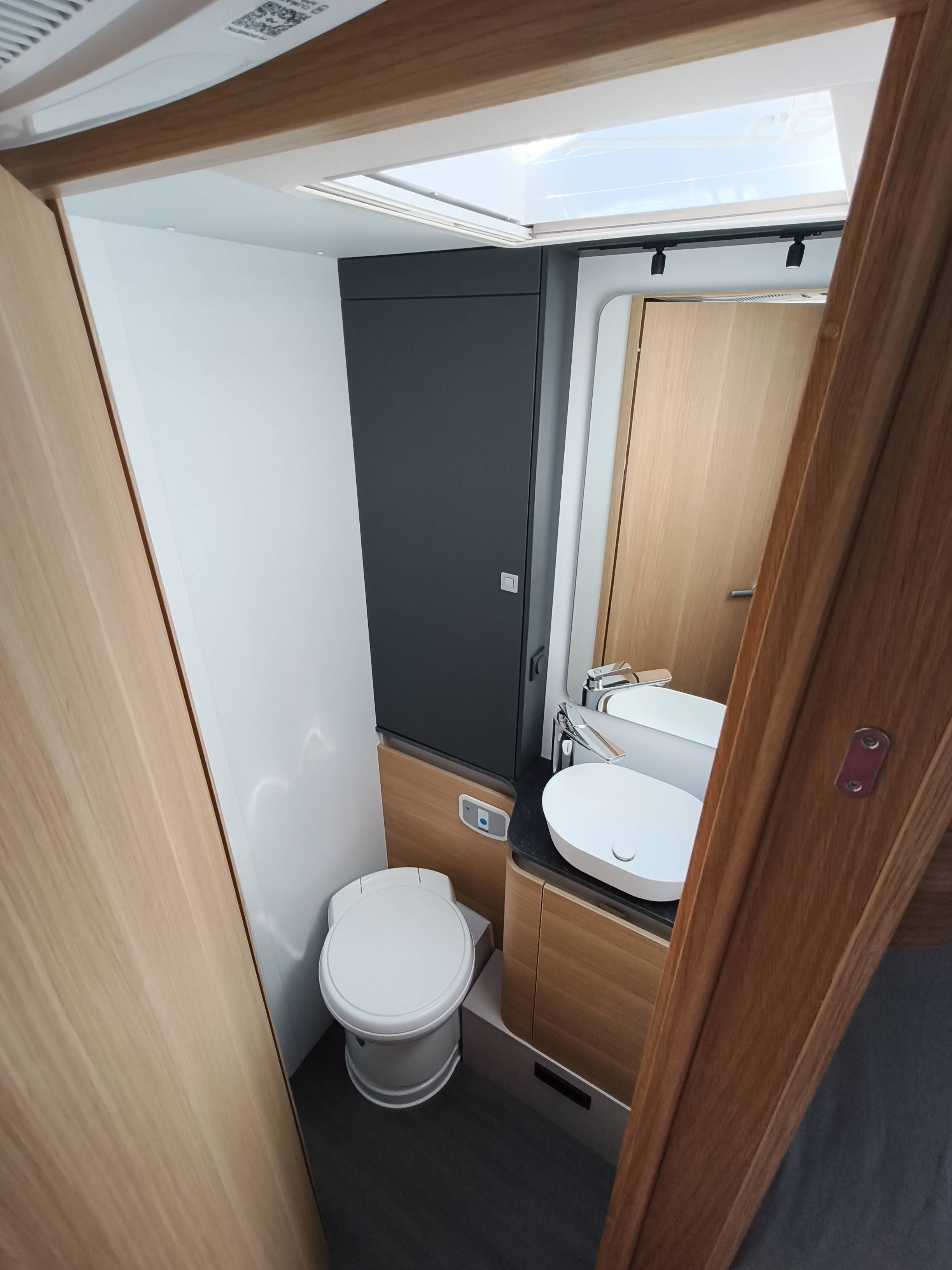 Adria Matrix 670SL AA764JF - 18