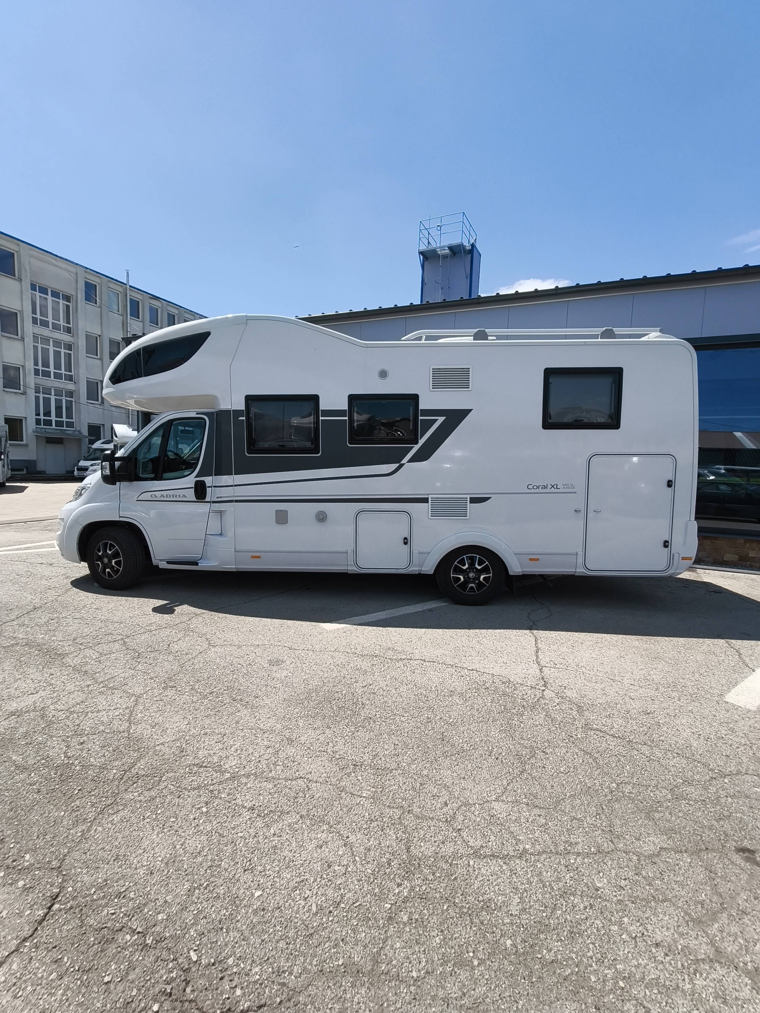 Adria Coral XL 660SL AA772JF - 4