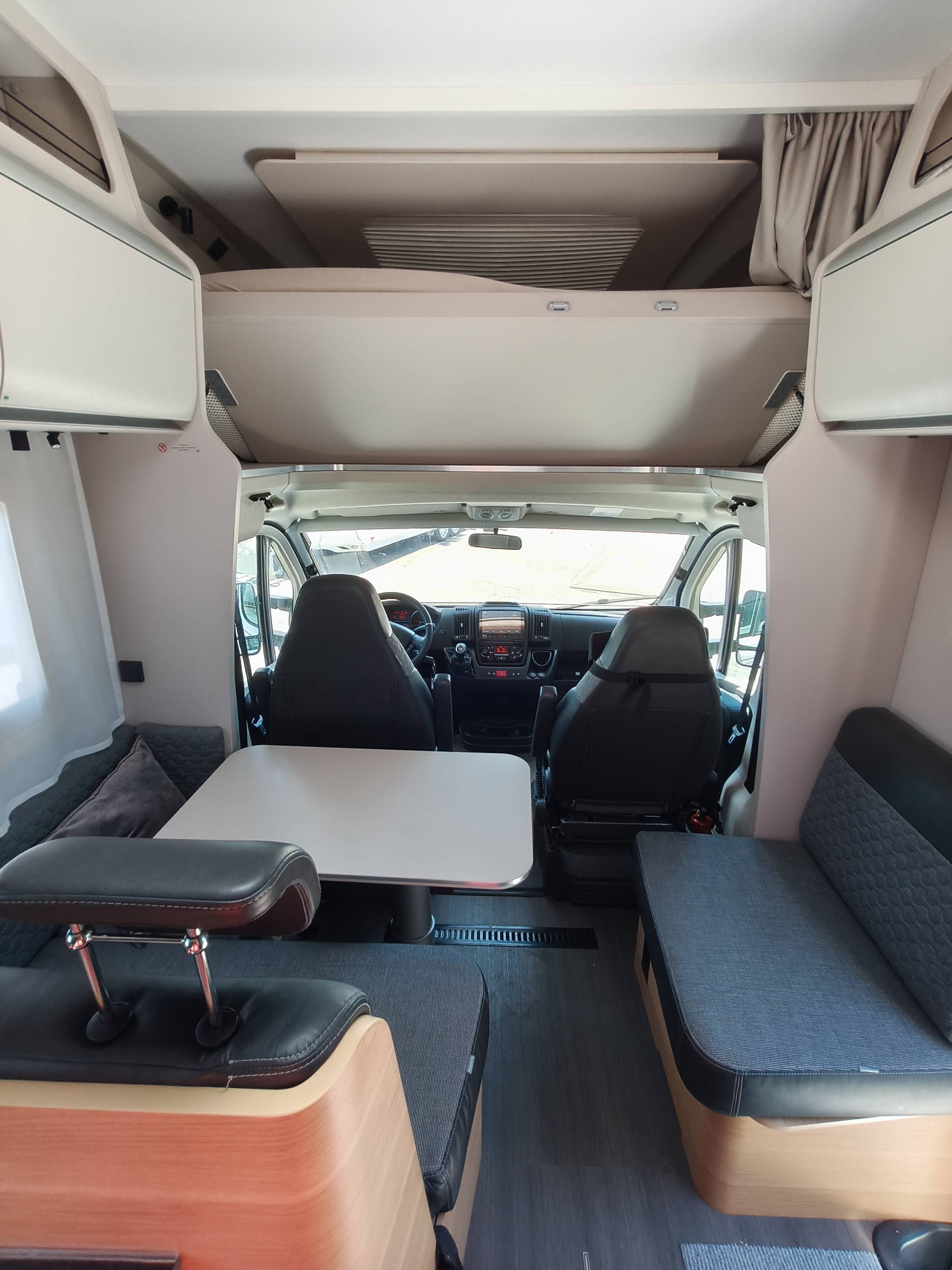Adria Coral XL 660SL AA772JF - 10