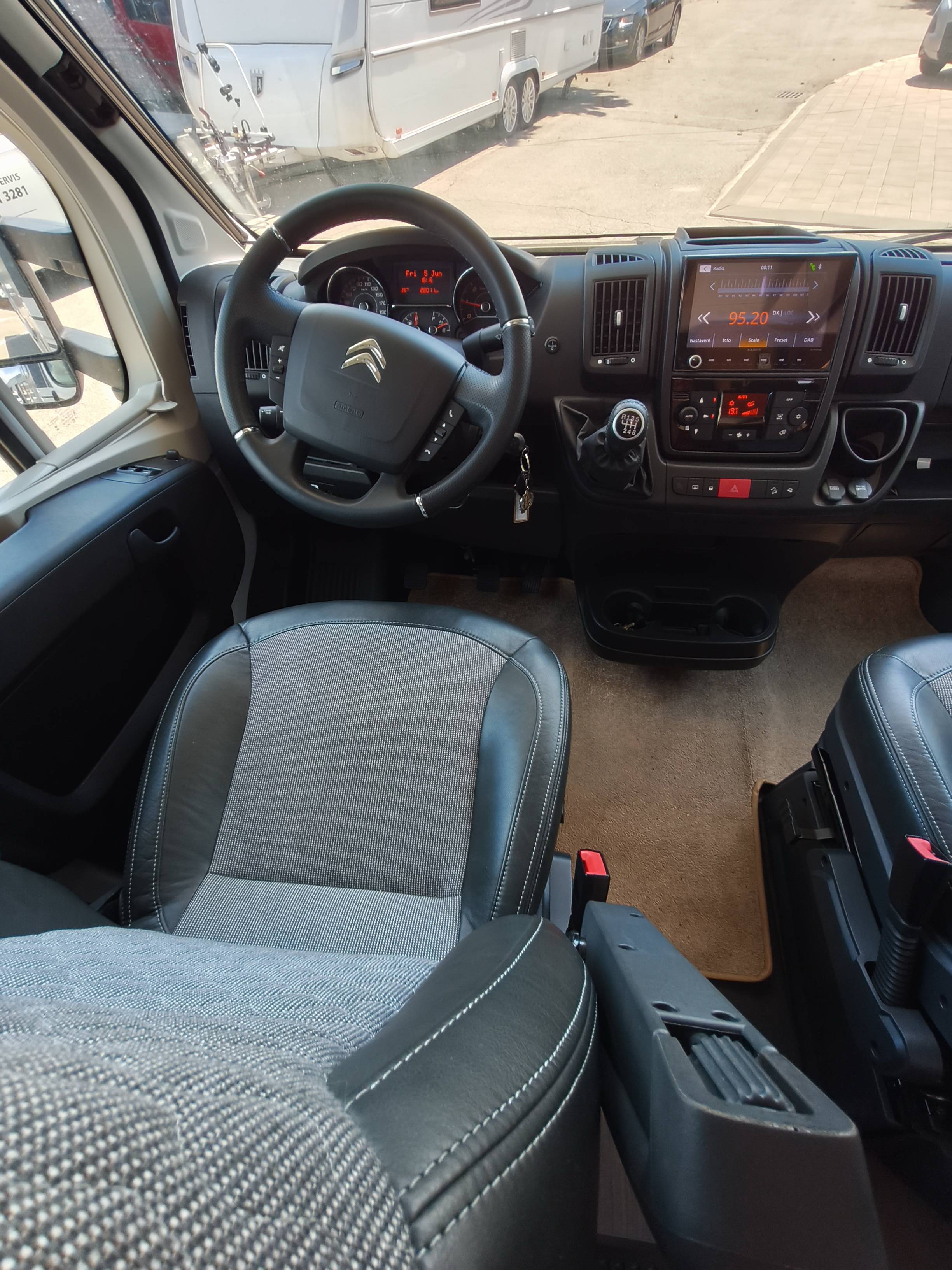 Adria Coral XL 660SL AA772JF - 8